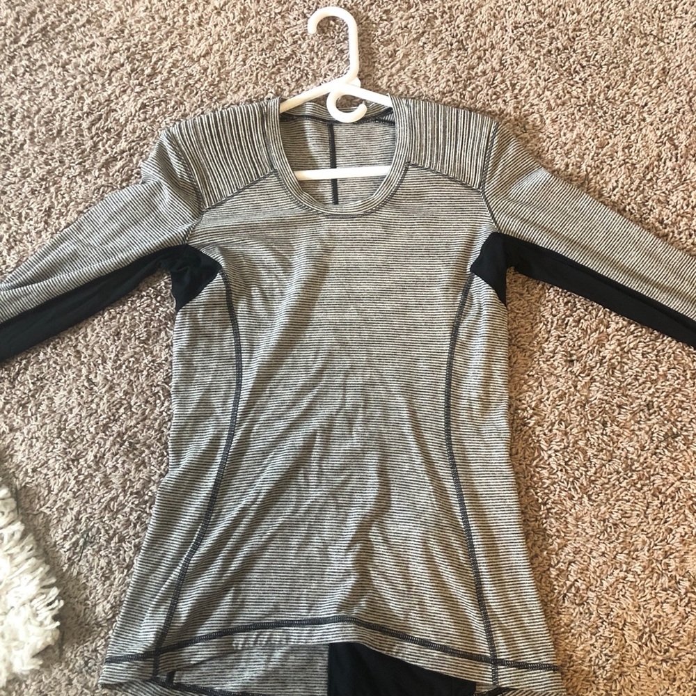 Lululemon long sleeve size:8